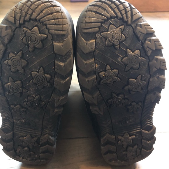 EUC The North Face Waterproof Women’s Boots Sz 5 - Picture 4 of 14